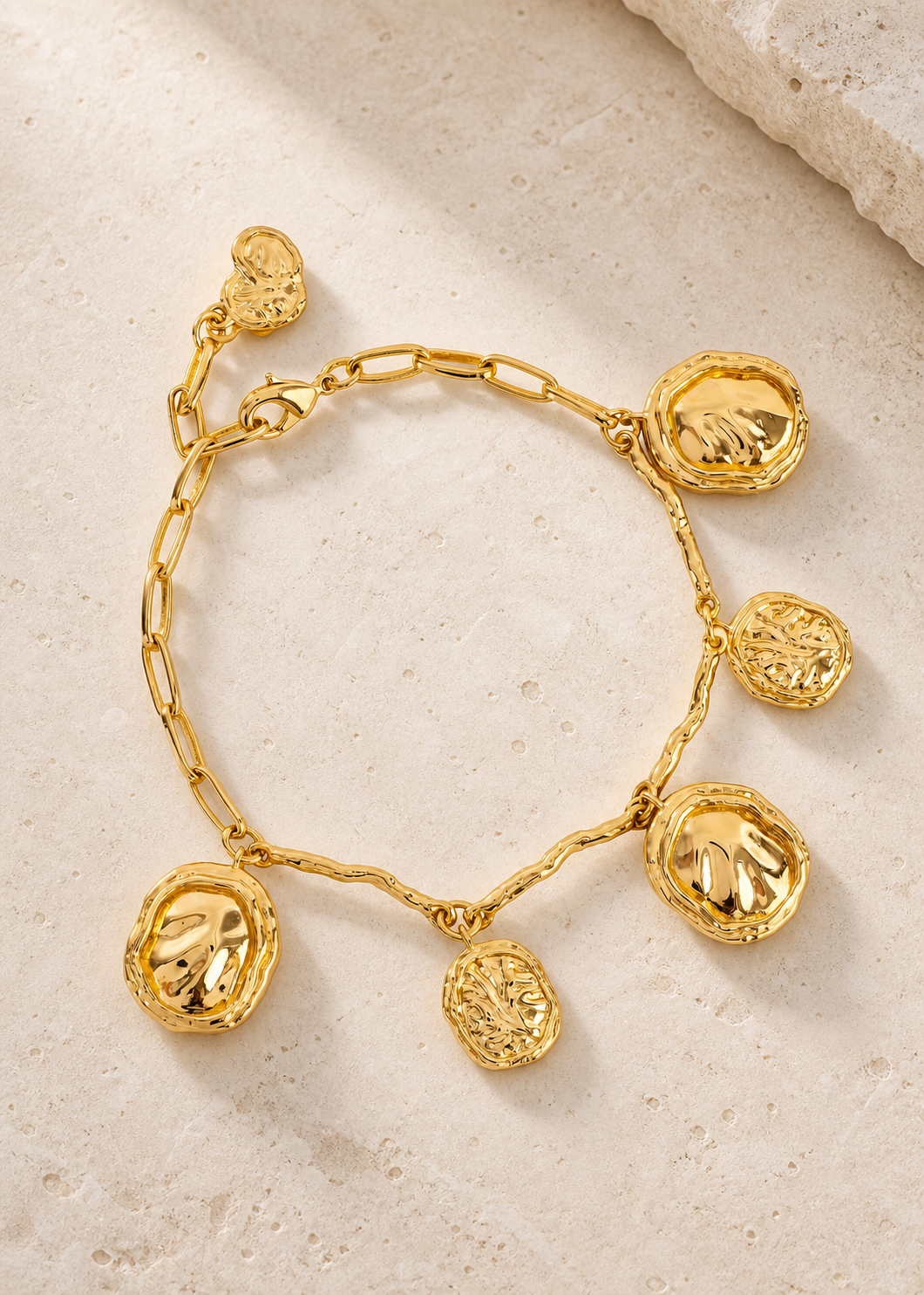 Bossa Sculptural Bracelet — Gold