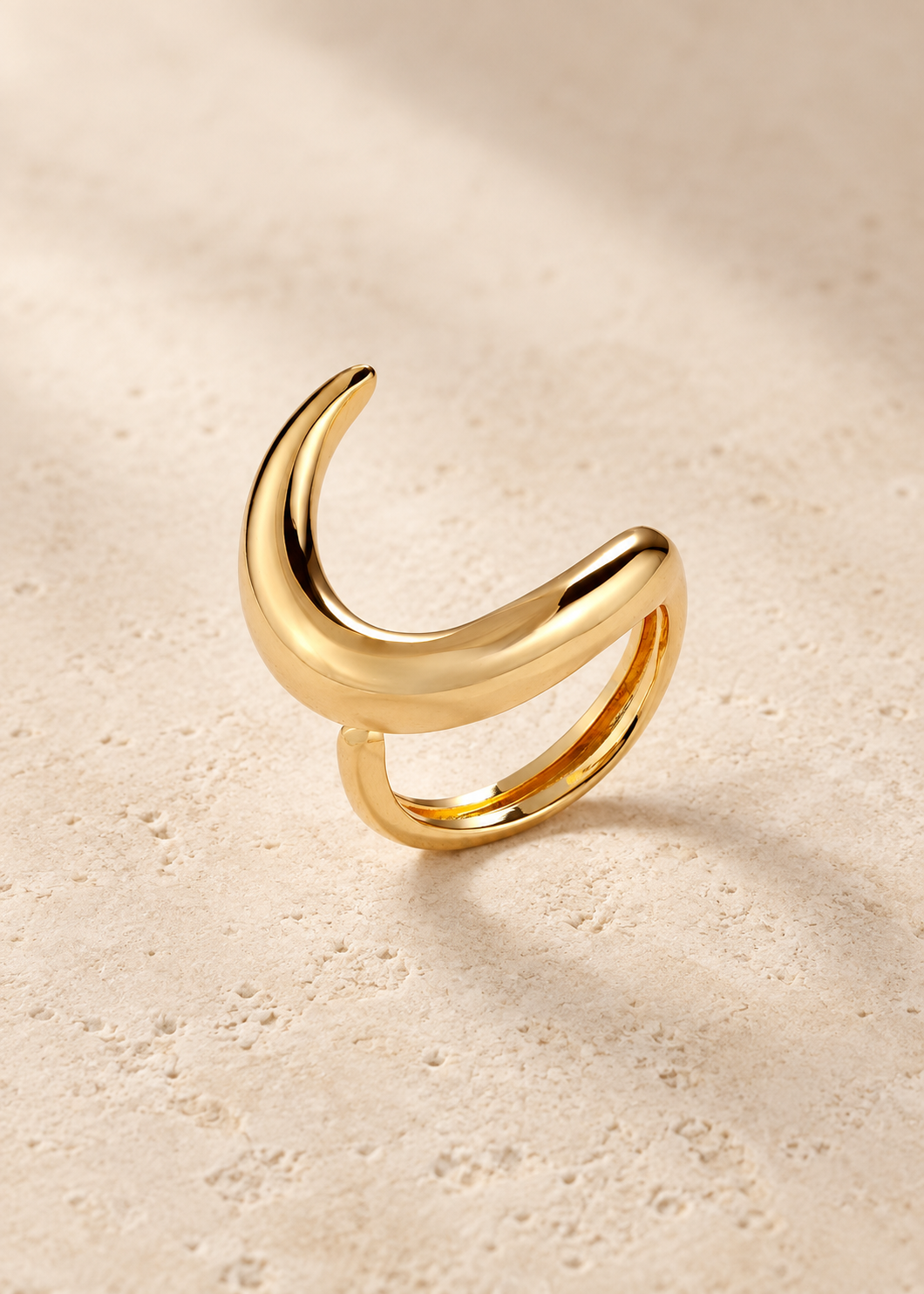 Luna Crescent Ring — Gold